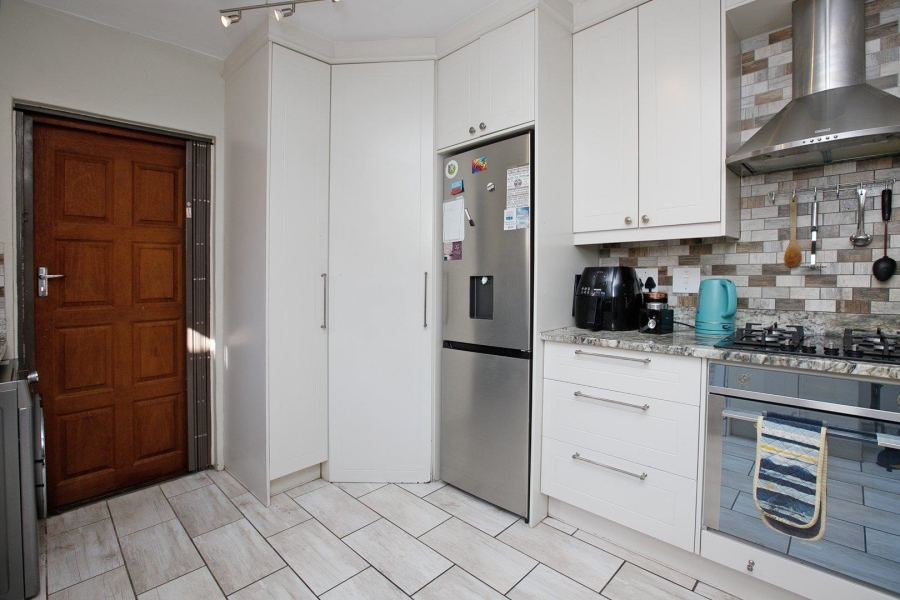 5 Bedroom Property for Sale in Claremont Western Cape